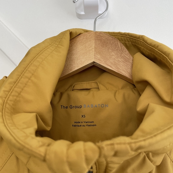 ARITZIA The Group Babaton Raindrop Anorak - Cario Gold Sz XS - Picture 5 of 7